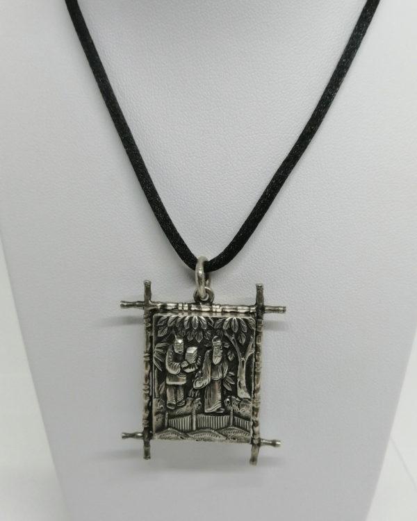 Pendentif argent, porte-photo, décor japonisant, Art Nouveau vers 1900.