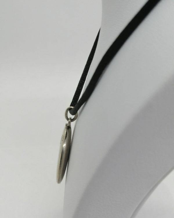 Pendentif argent, porte-photo, rond sobre fleur et petite pierre, 1900-20. – Image 3