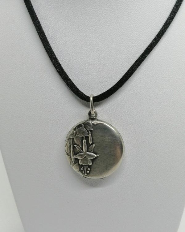 Pendentif argent, porte-photos, avec décor de Fuchsias, Art Nouveau, 1900.