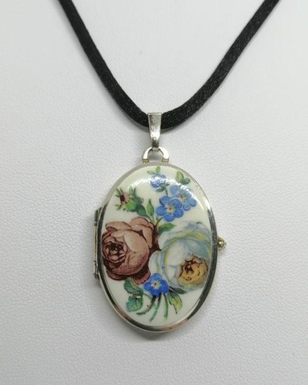 Pendentif argent, porte-photo, décor émaillé de fleurs, 1930-40. – Image 2