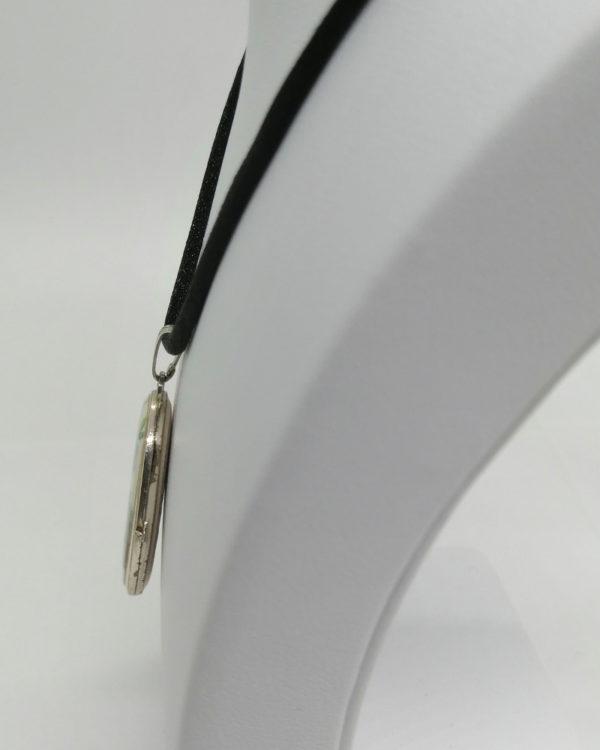 Pendentif argent, porte-photo, décor émaillé de fleurs, 1930-40. – Image 3