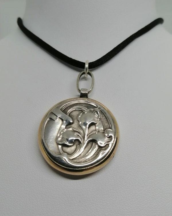 Pendentif argent/vermeil rosé, porte-photo, bicolore avec iris, Art Nouveau, vers 1900. – Image 2