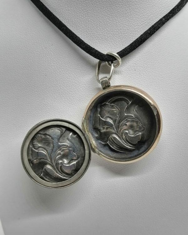 Pendentif argent/vermeil rosé, porte-photo, bicolore avec iris, Art Nouveau, vers 1900. – Image 4