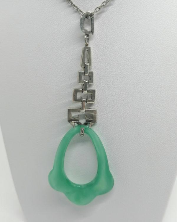 Pendentif argent, structuré et pavé de marcasites, pampille en pâte de verre, rare, Art Déco . – Image 4