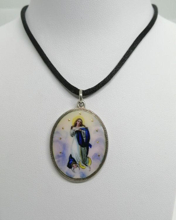 Pendentif argent, médaille religieuse de la vierge Marie totalement émaillée.