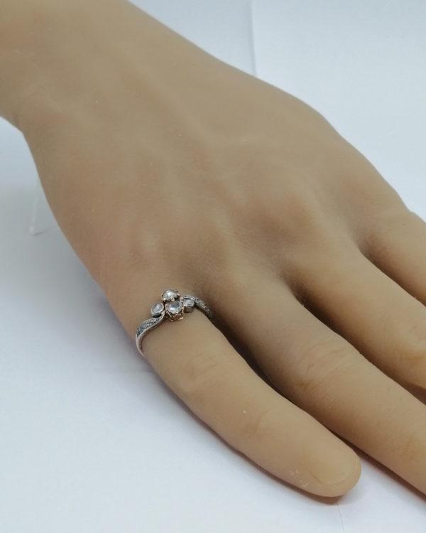 Bague or rose, en vague avec sertie de diamants de taille rose, 1880. – Image 6