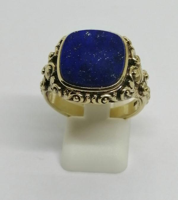 Bague/chevalière en or, avec belle plaque de Lapis-Lazuli, vers 1900, Art Nouveau.