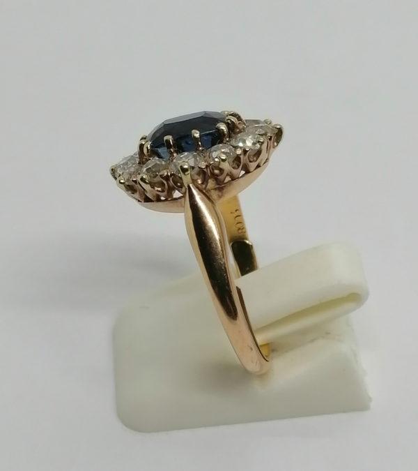 Bague en or jaune, marguerite avec saphir et diamants taille ancienne, vers 1925-30. – Image 3