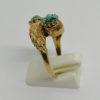 Bague en or jaune, façon cornes d'abondances et sertie de turquoises, vers 1930-40. – Image 2