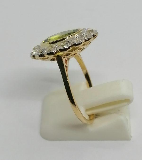 Bague en or jaune, marguerite avec diamants et péridot, vers 1925. – Image 2