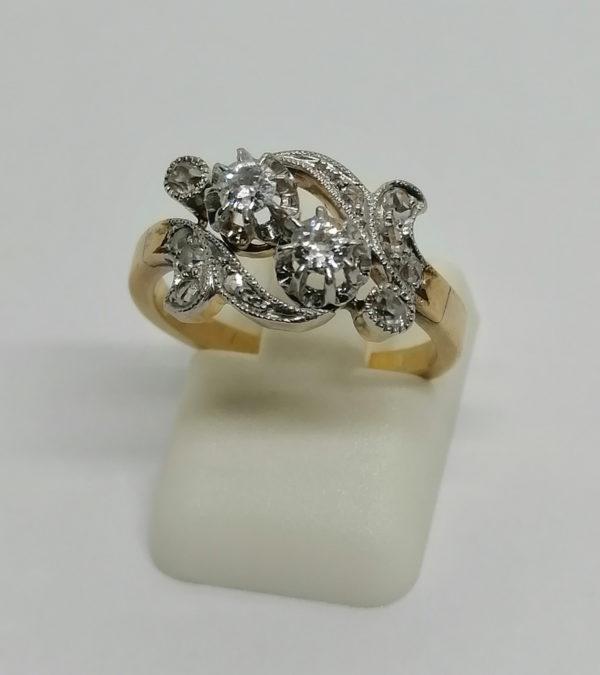 Bague or jaune, avec sertie griffes de diamants de taille ancienne, 1880-1919, Art Nouveau.