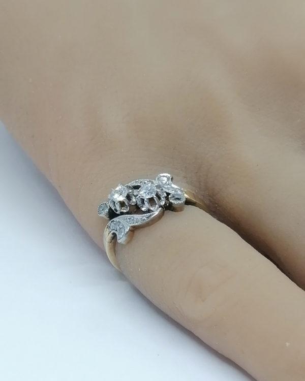 Bague or jaune, avec sertie griffes de diamants de taille ancienne, 1880-1919, Art Nouveau. – Image 4