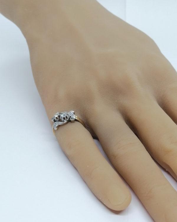 Bague or jaune, avec sertie griffes de diamants de taille ancienne, 1880-1919, Art Nouveau. – Image 5