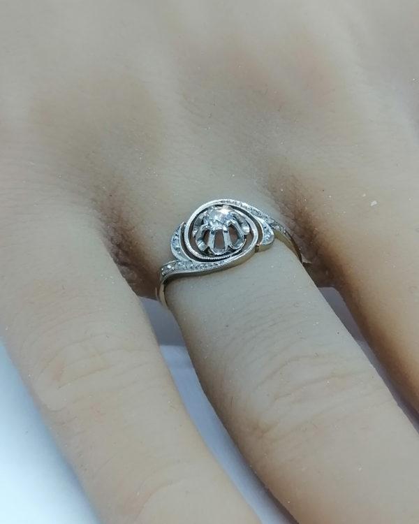 Bague or jaune et gris, tourbillon avec diamants, vers 1925. – Image 5