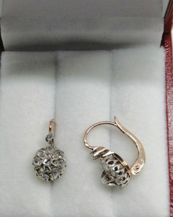 Paire de boucles d'oreilles en or rosé et pavage de roses de diamants, 1900, Art Nouveau. – Image 3