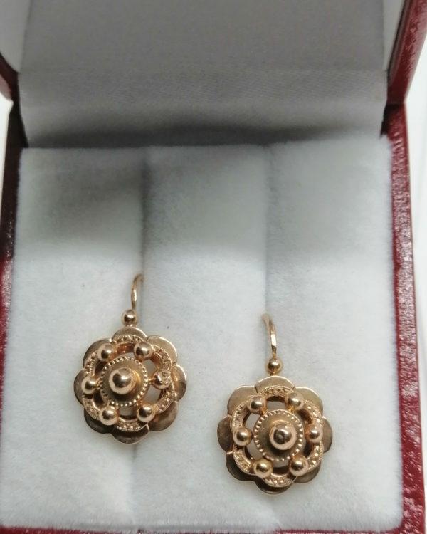 Paire de boucles d'oreilles or rosé, modèle boules, vers 1900, Art Nouveau. – Image 4