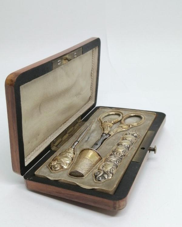 Ecrin bois, avec nécessaire à couture en argent/vermeil, Napoléon III. – Image 2