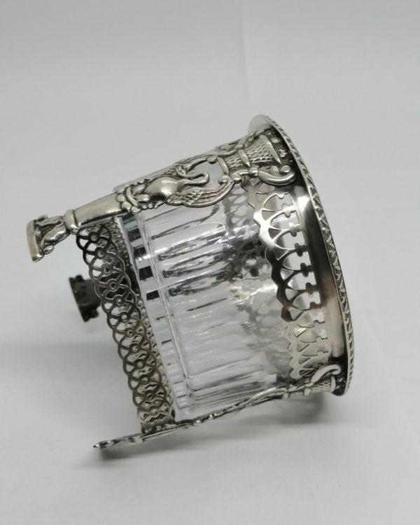 Petit vide-poche tripode, en cristal et argent, style Empire, d'époque Restauration 1819-1838. – Image 2
