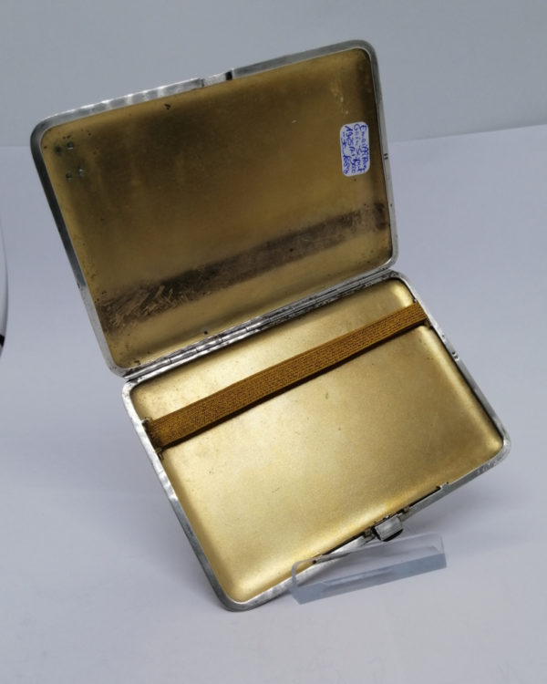 Boîte à cigarettes en argent-vermeil, émail noir et peau de serpent, vers 1925-30, Art Déco. – Image 4
