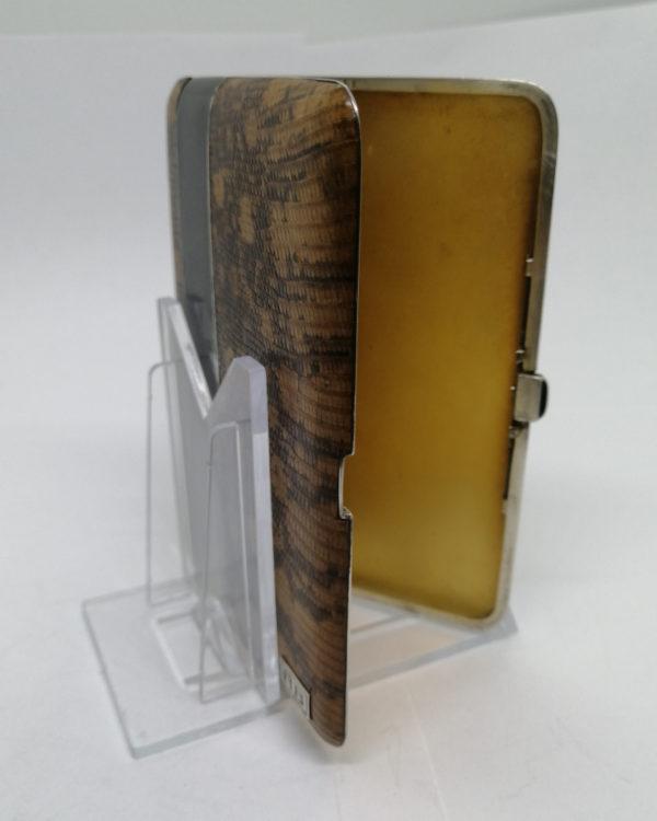 Boîte à cigarettes en argent-vermeil, émail noir et peau de serpent, vers 1925-30, Art Déco. – Image 5