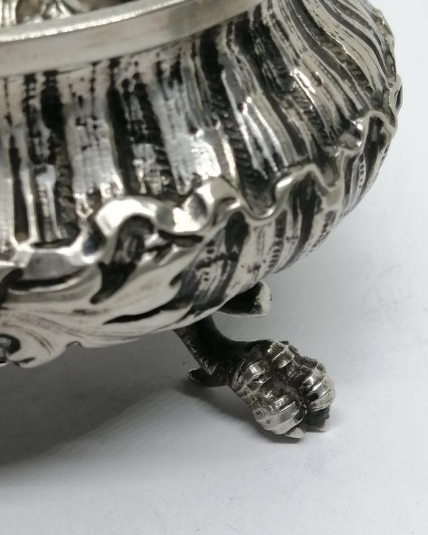 Coffret en argent massif, avec armoirie et pieds en griffes d'aigle, 19ième Siècle. – Image 6
