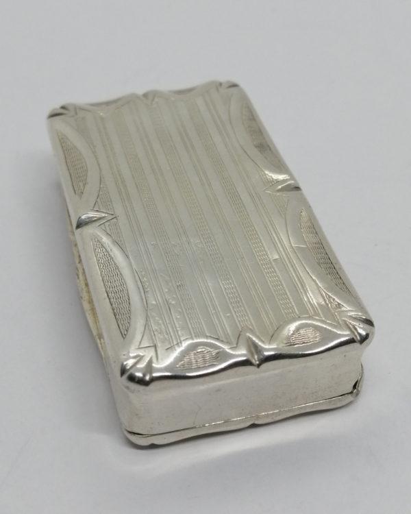Boîte à tabac à priser, argent massif, guilloché, vers 1900-20. – Image 4