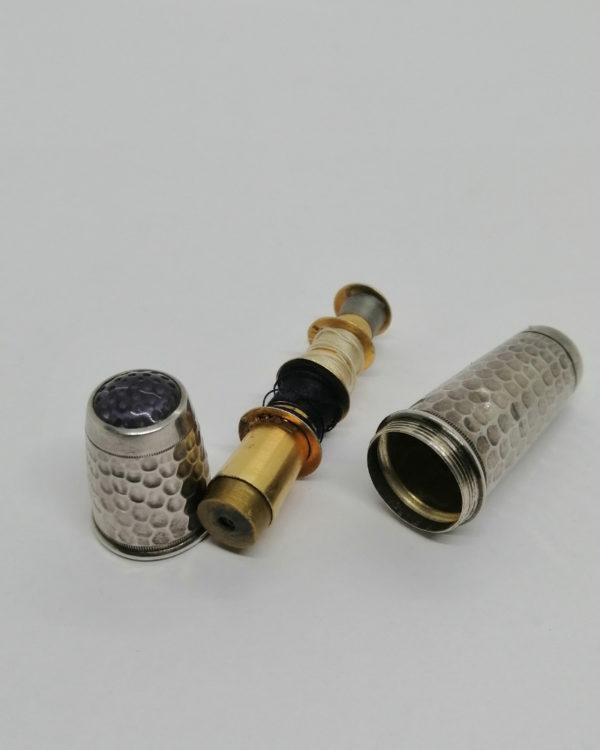 Cousette de couture en argent massif martelé, avec ciseau, pièce rare, Art Déco. – Image 4