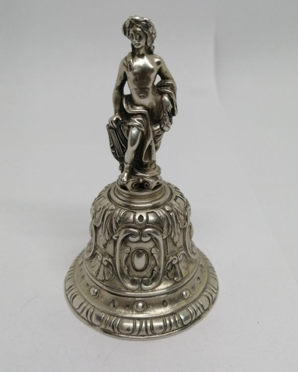 Cloche de table en argent massif, Orphée, fin 19ième siècle.