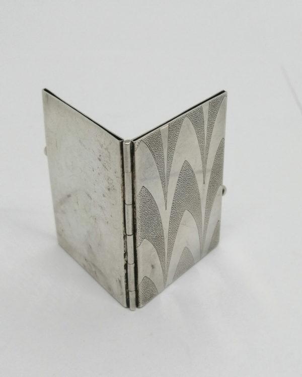 Porte-photos de poche, façon livre, argent massif, Pforzheim, vers 1920. – Image 5