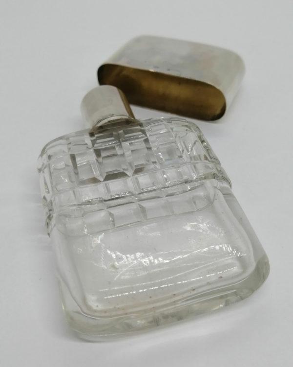 Flasque à alcool, de poche en cristal taillé et argent massif, vers 1925-30. – Image 3