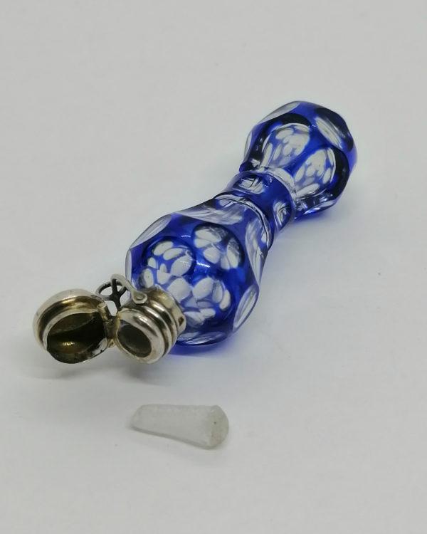 Flacon à sels ou de pâmoison, petit modèle rare de couleur bleu, vers 1860. – Image 5