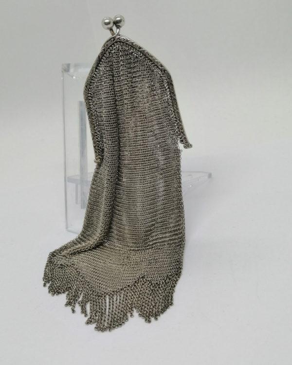 Aumônière, de forme particulière en cotte de maille , argent massif vers 1900.