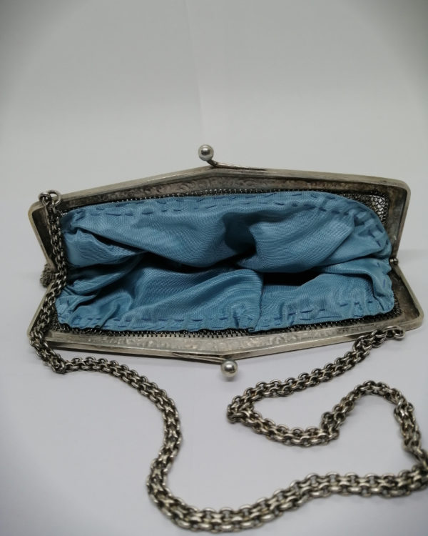 Sac de soirée, décor floral et feuillagé, en cotte de maille argent massif, 1900-20. – Image 5
