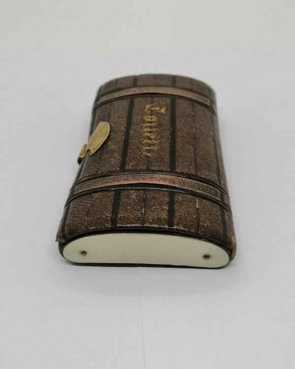 Nécessaire de manucure, dans son superbe écrin en cuir et cuivre. – Image 3