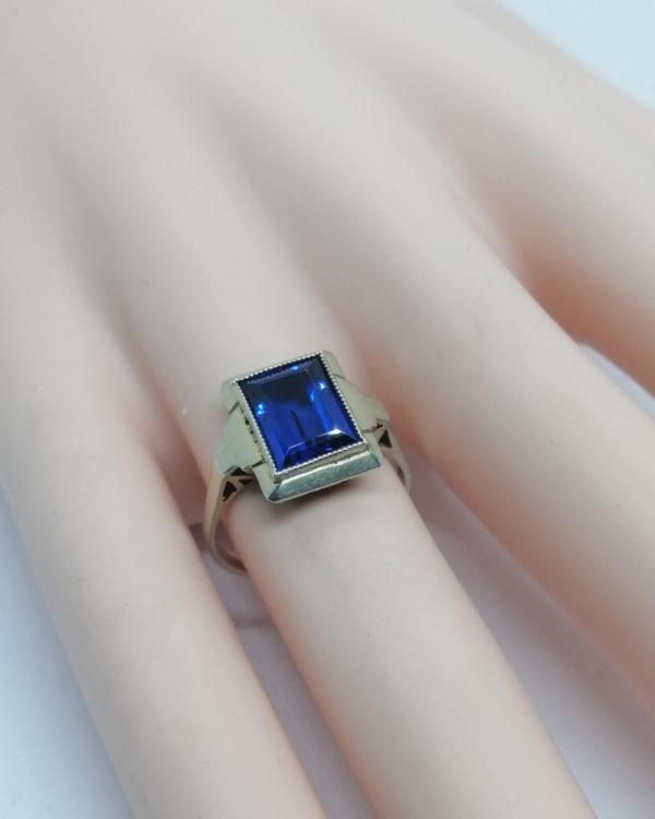 Bague argent, de forme rectangulaire pierre bleu de synthèse, 1930. – Image 5
