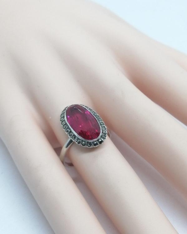 Bague argent, ovale avec rubis de synthèse, pavage de marcasites, 1925. – Image 5