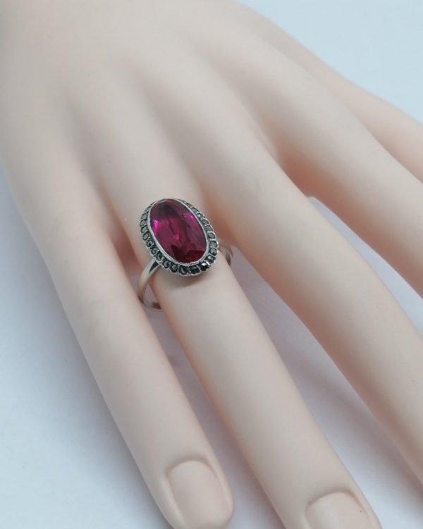 Bague argent, ovale avec rubis de synthèse, pavage de marcasites, 1925. – Image 6