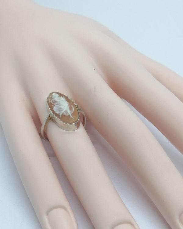 Bague argent, avec camée coquillage, représentant une muse, vers 1900. – Image 5