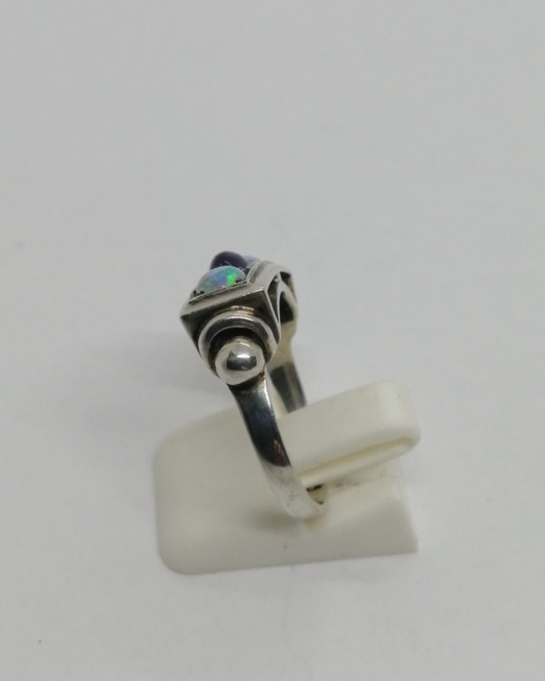 Bague argent, améthyste et opales, travail Allemand vers 1925. – Image 2
