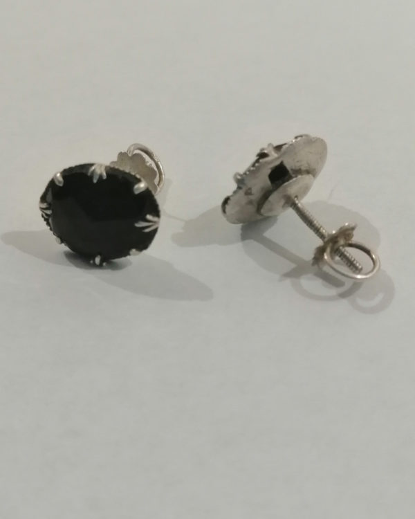 Boucles d'oreilles argent, pendantes avec verre facetté noir, 1900. – Image 2