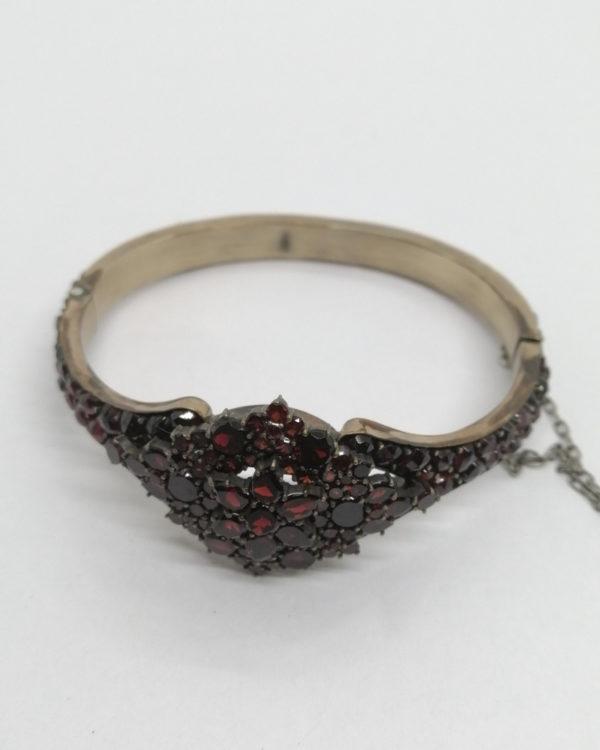 Bracelet en argent/vermeil, avec pavage de grenats taille bohême,1900. – Image 4