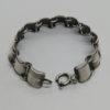 Bracelet argent, avec maillons ajourés, galbés et guillochés, vers 1925. – Image 5