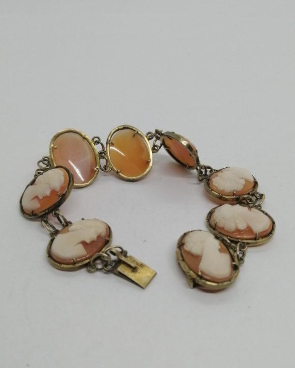 Bracelet argent-vermeil, sertie de camées portraits de femmes, 1920-30. – Image 5
