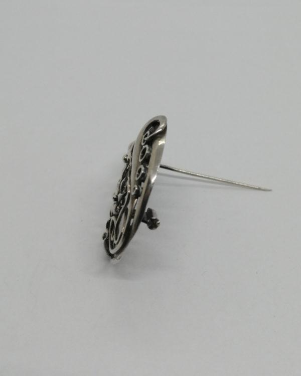 Broche argent , ajourée et décor de fleurs d'edelweiss, vers 1920. – Image 3