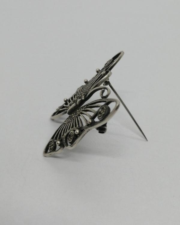 Broche argent, papillon ajouré, et sertie de marcasites, Art Nouveau, vers 1900. – Image 3