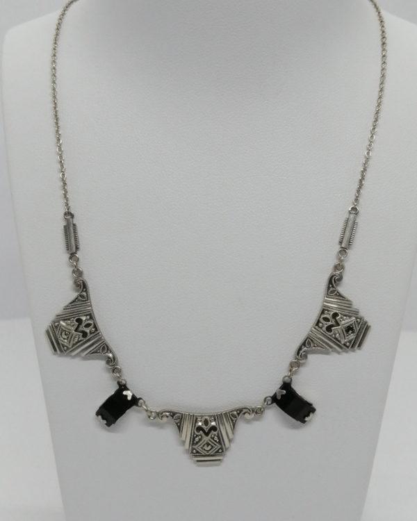 Collier ras du cou, de forme géométrique avec onyx, marcasites, Art Déco.
