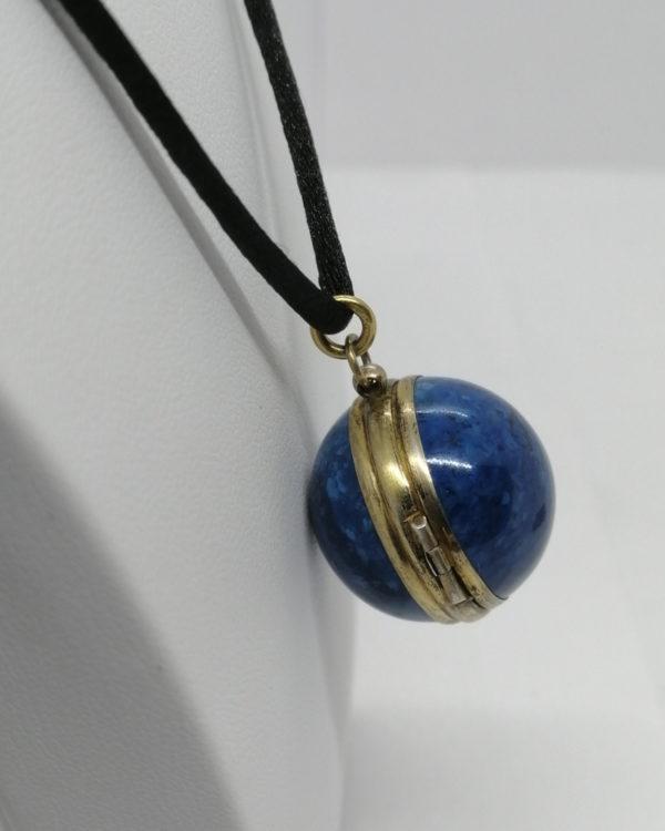 Pendentif argent-vermeil, cassolette boule en pierre naturelle, 1900. – Image 3