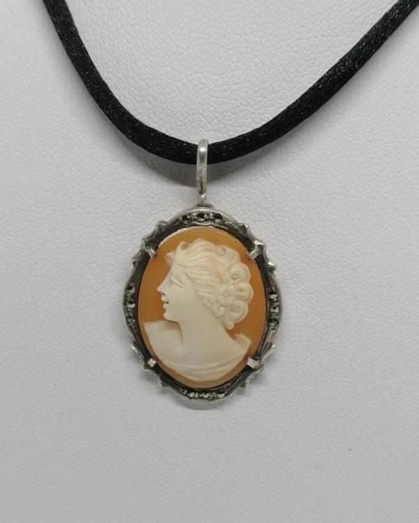 Pendentif argent marcasites, camée coquillage , portrait femme, 1930-40.