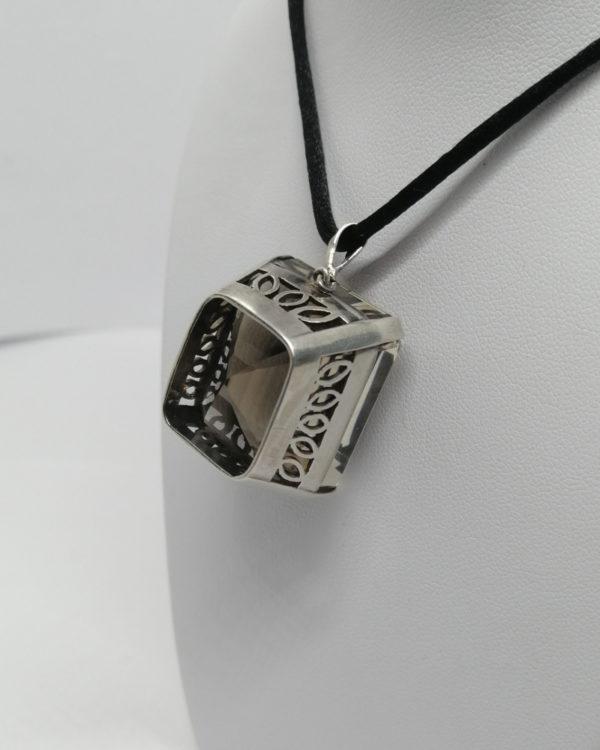Pendentif argent, avec très gros quartz fumé taillé à facettes, 1940-60. – Image 4