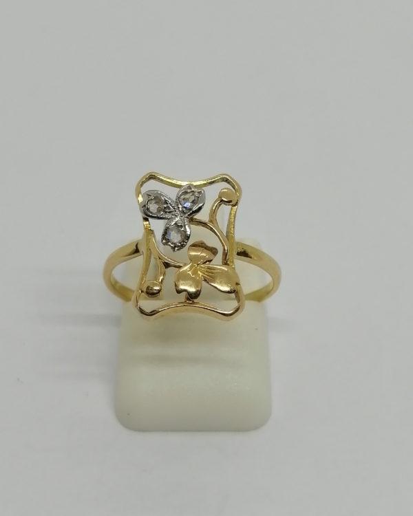 Bague en or, de forme ondulante avec roses de diamant, vers 1900, Art Nouveau.